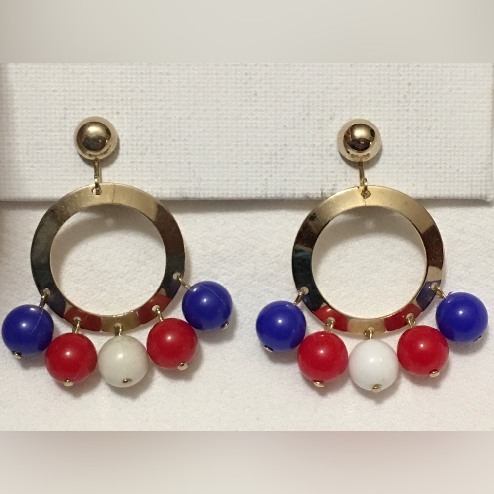 NOS Vtg 1971 CARNIVAL Sarah Coventry Fun CLIP Earrings Goldtone Dangle Hoops